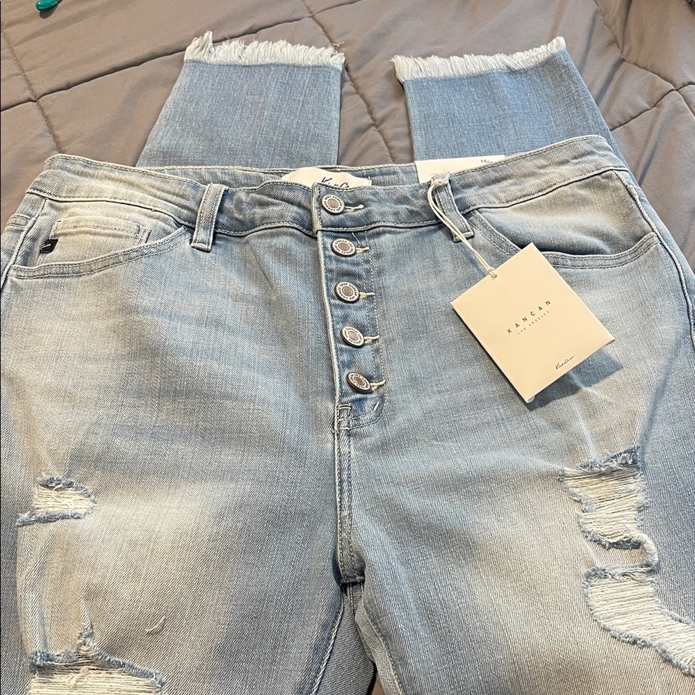 KanCan Light Wash Distressed Ankle Jeans